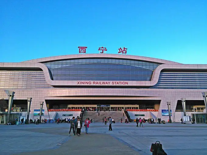 廣州到西寧空運(yùn)物流公司-廣州至西寧專線海陸空運(yùn)輸一體化服務(wù)